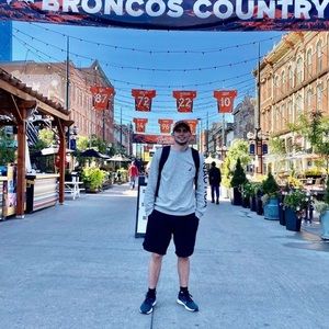 Meet your Posher, Chris